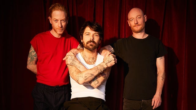Biffy Clyro w/ Raue